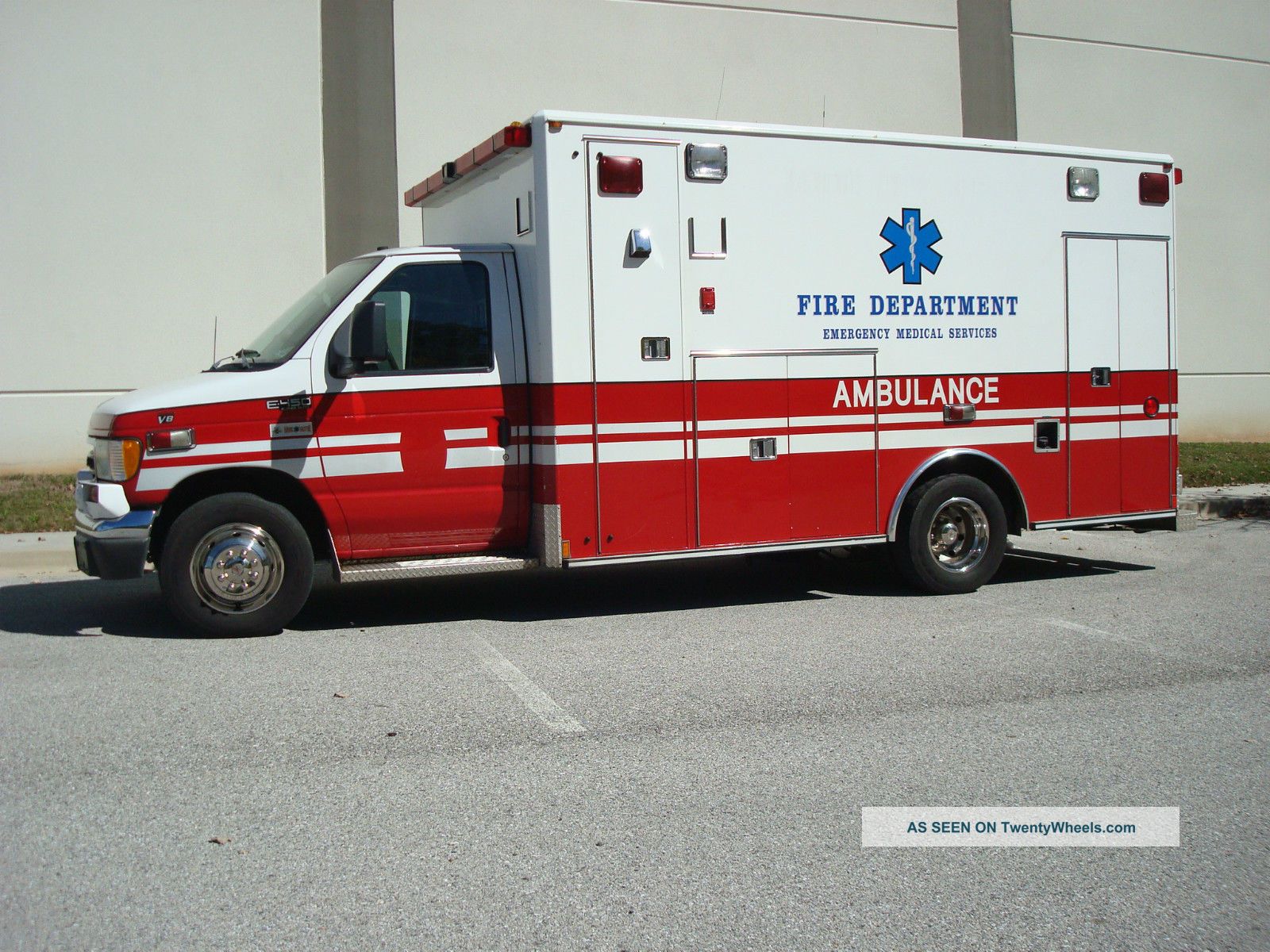 2003 Medic Master Ford E450 Ambulance Emergency & Fire Trucks photo