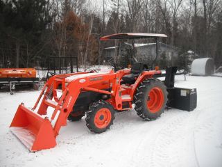 Kubota L3400 Loader 4x4 Snowblower Compact Tractor 89 Hours photo