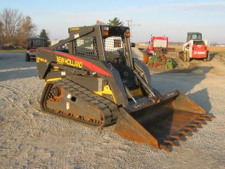 2005 Holland Lt 185.  B Skid Steer,  Orops,  2 - Speed,  Showing 1,  582 Hours photo