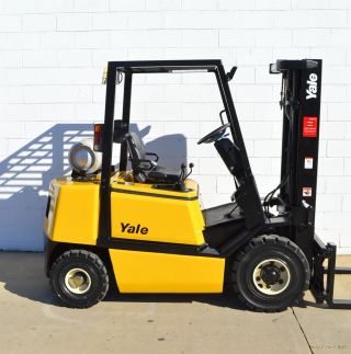 Yale 5000 Lb Lpg Pneumatic Forklift 5000 Glp050 Air Tires Yard Truck photo