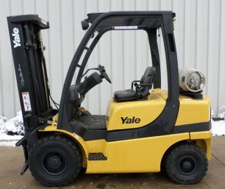 Yale Model Glp050vx (2007) 5000lbs Capacity Great Lpg Pneumatic Tire Forklift photo