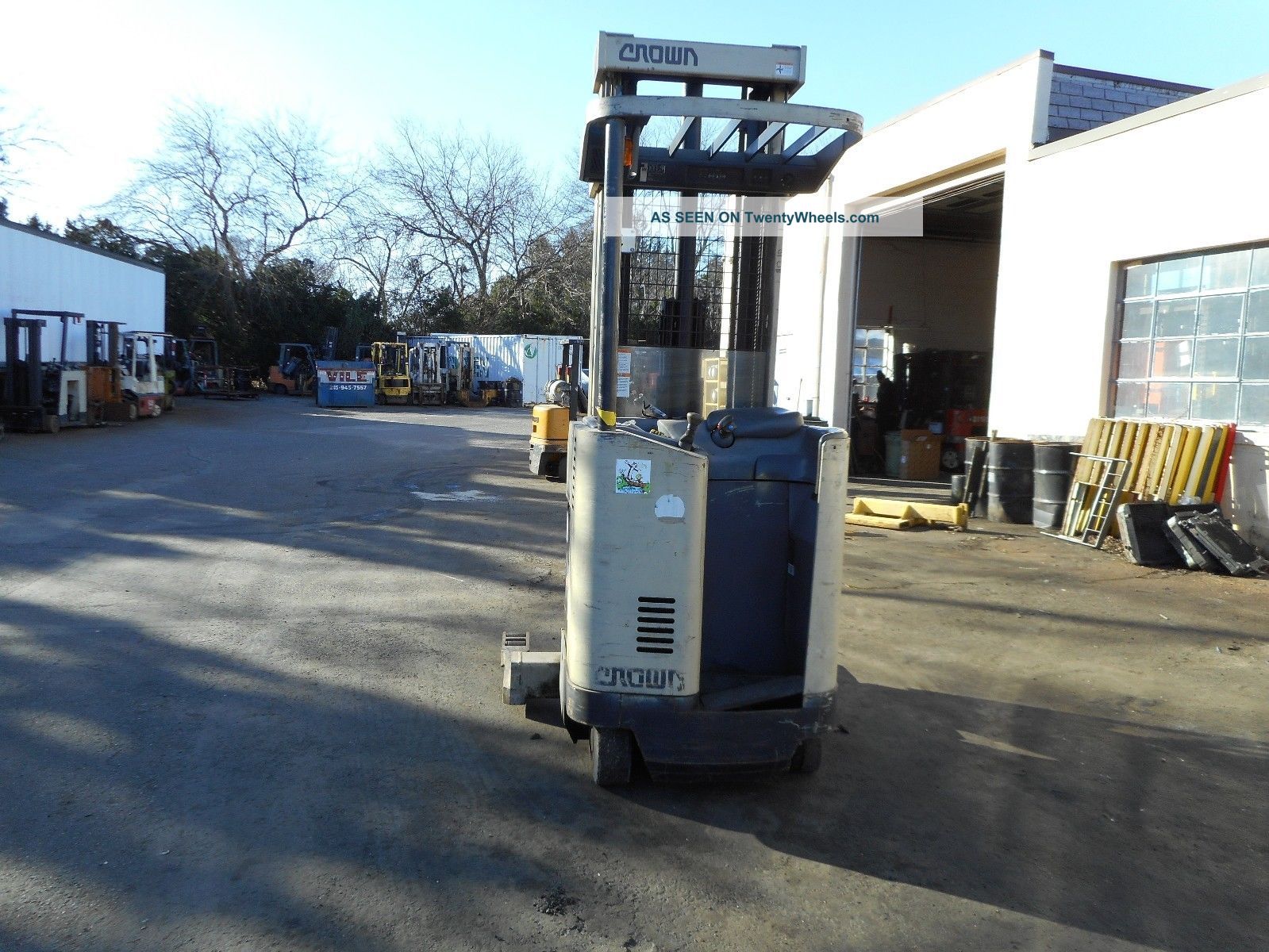 1997 Crown Reach Truck 4500 Lbs Capacity