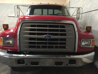 1996 Ford F800 photo