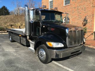 2008 Peterbilt 335 photo