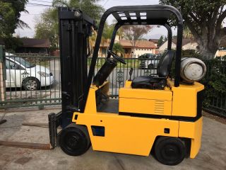 Cat Forklift 5000 Lb Capacity With Side Shift photo