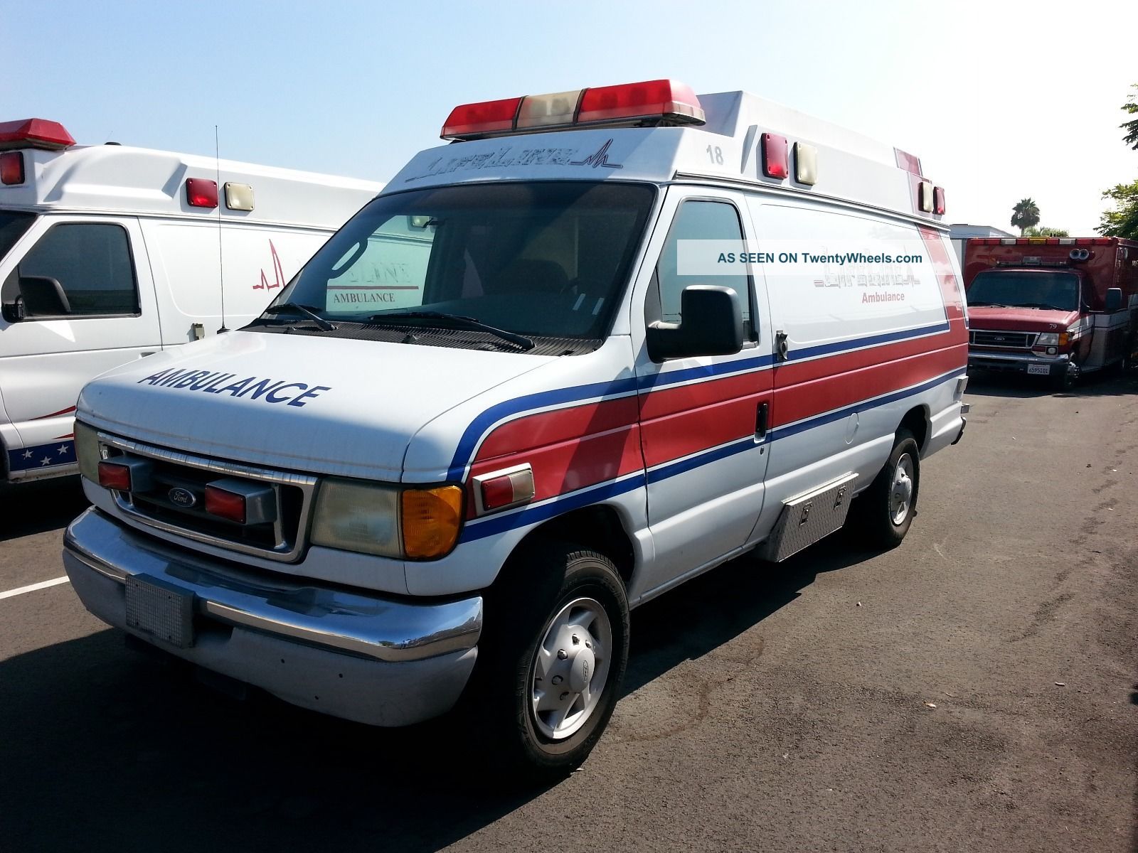 2003 Ford E - 350 Emergency & Fire Trucks photo