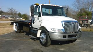 2007 International 4300 Dt466 photo