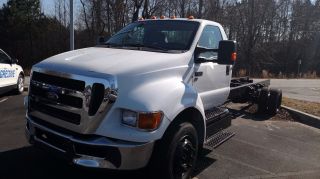 2013 Ford F - 650 photo