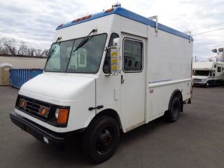 2004 Workhorse Step Van photo