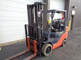 Toyota 6,  000lb Capacity Forklift,  And photo