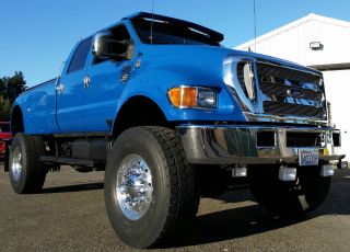 2004 Ford 4x4 F650 Duty photo