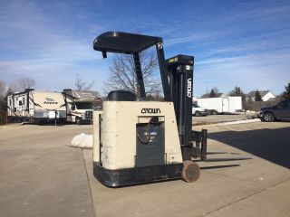 Crown Forklift Under Three Thousand - Look - 2004 - Triple - S/s - 36v Battery photo