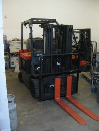 Toyota 7,  000 Lb Electric Forklift - 3 Stage Mast,  Side Shift - 7fbcu35 - 2008 photo