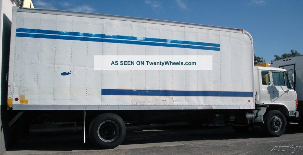 1998 Hino Fe Box Trucks / Cube Vans photo