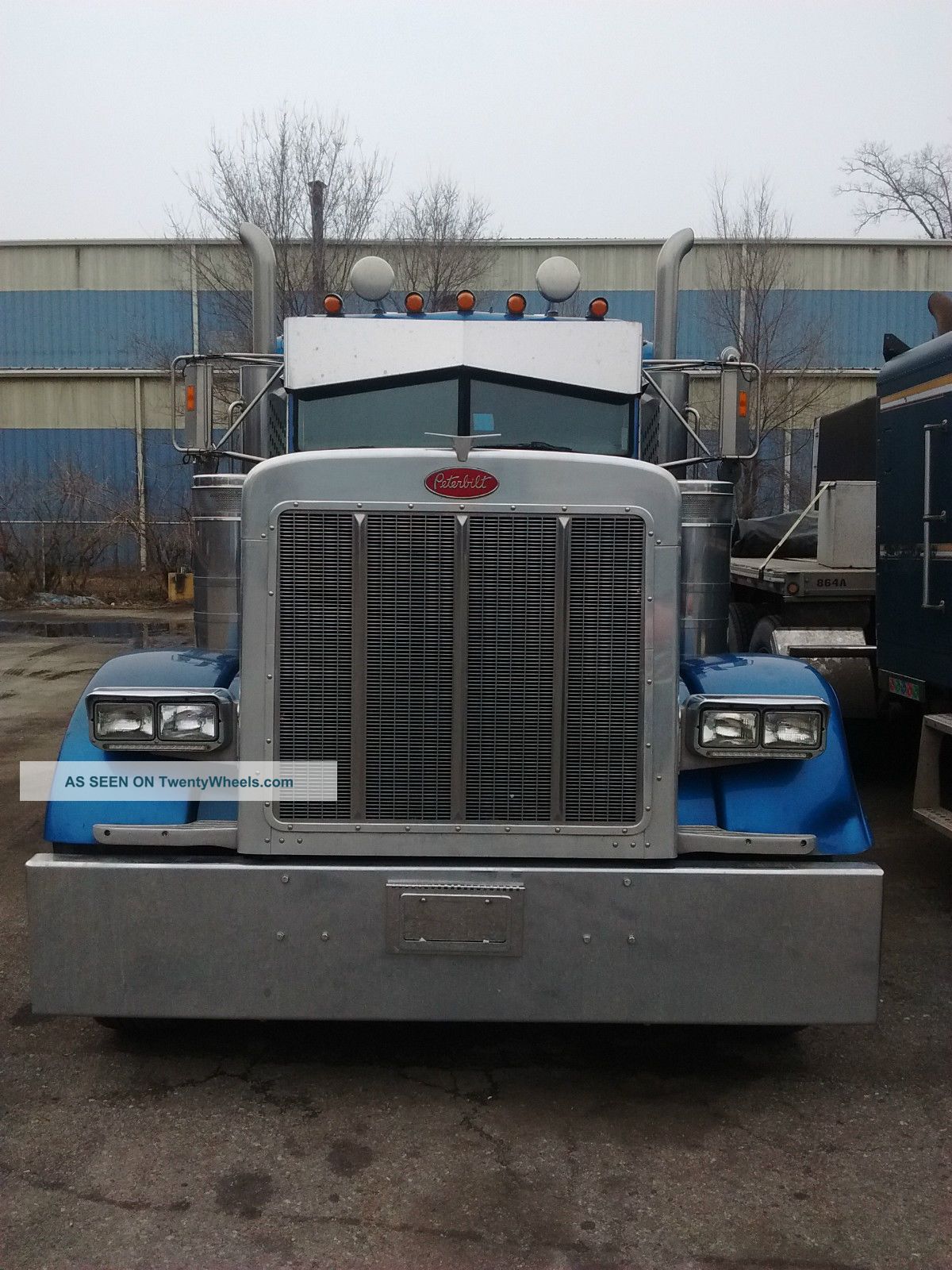 2004 Peterbilt 379exhd Sleeper Semi Trucks photo