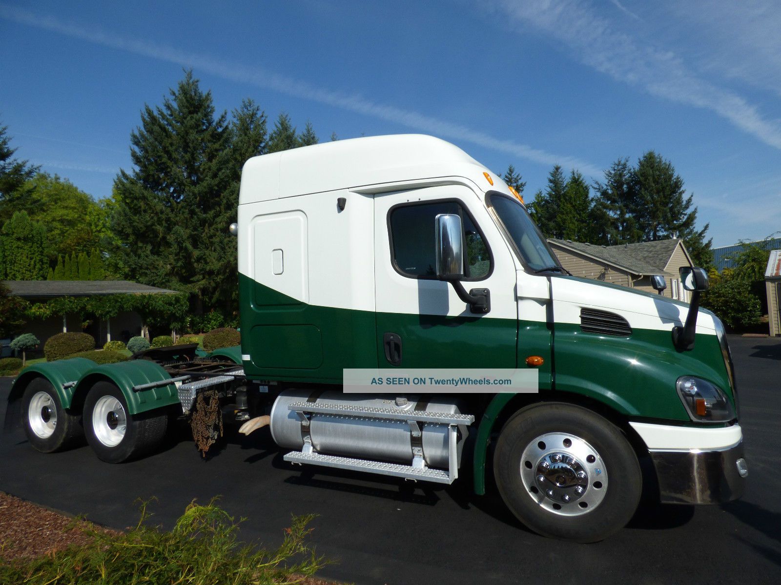 2011 Freightliner Cascadia Ca113slp Sleeper Semi Trucks photo