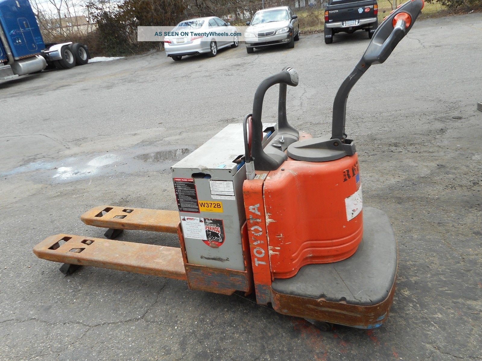 Toyota Riding Pallet Jack 6000 Lbs Capacity