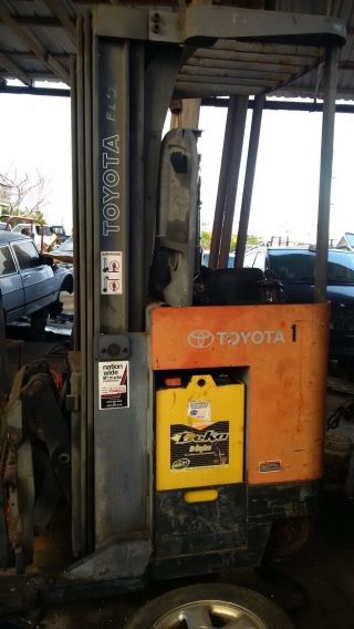 Pair Of Toyota Electric Forklifts 7bru18 3500lb 3 - Stage Masts,  With 440v Charger photo