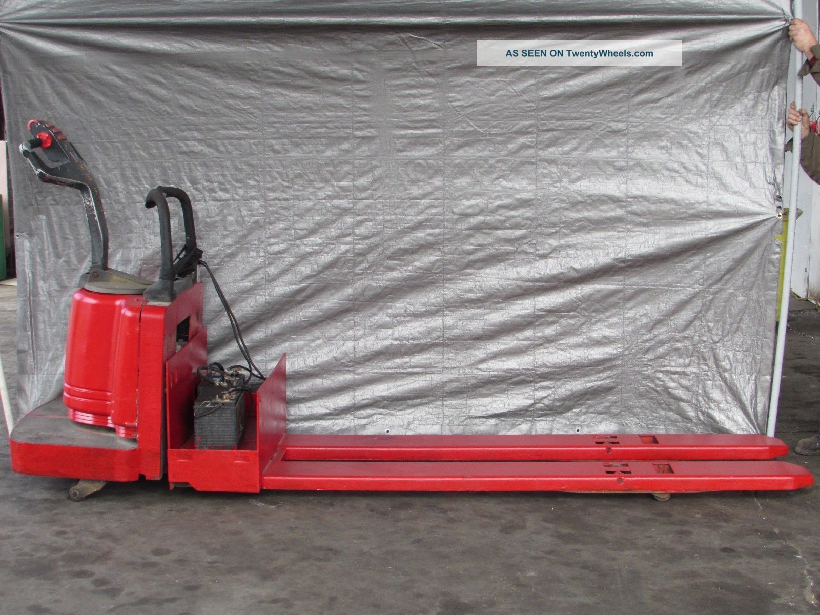 Raymond Long Electric Pallet Jack Forklifts photo