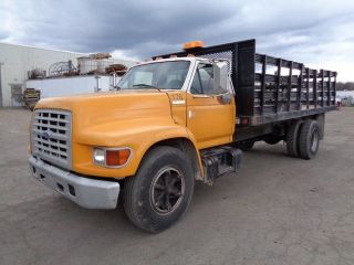 1997 Ford F800 18 ' Stake Body Truck photo