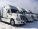 2014 Freightliner Cascadia Sleeper Semi Trucks photo 2