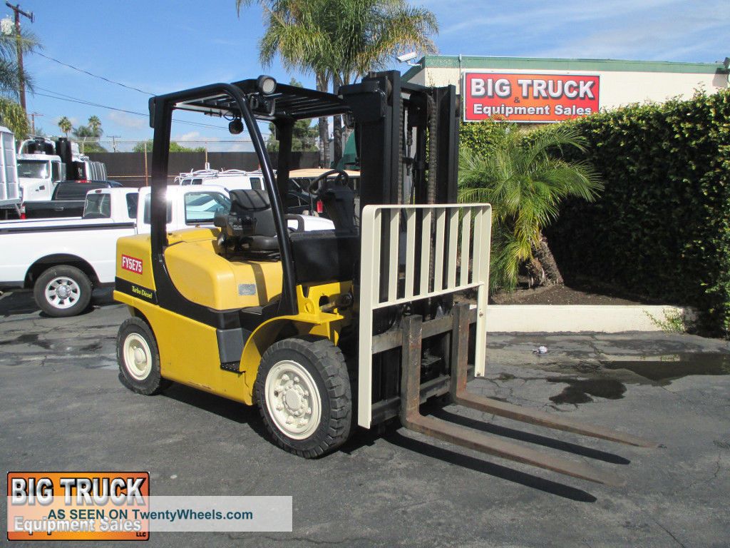 2009 Yale Gdp080vx 8,  250 Lb Forklift Forklifts photo