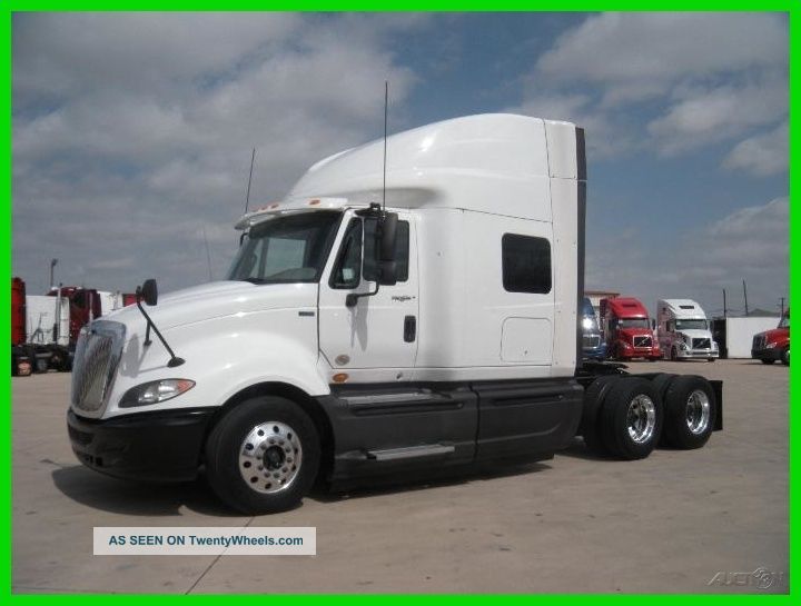 2011 International Prostar+ Sleeper Semi Trucks photo