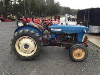 Ford 2000 Tractor 2wd photo