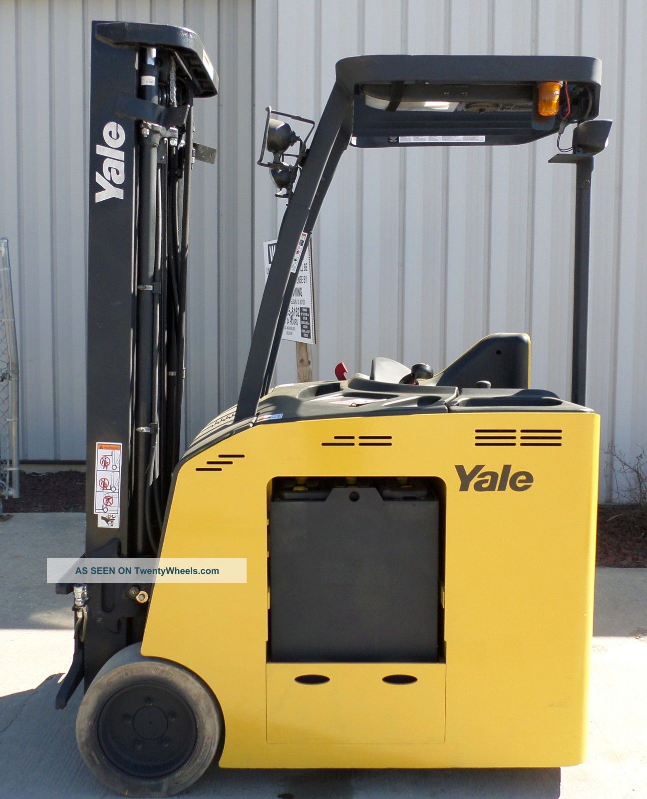 Yale Model Esc035fan (2010) 3500lbs Capacity Great Docker Electric Forklift Forklifts photo