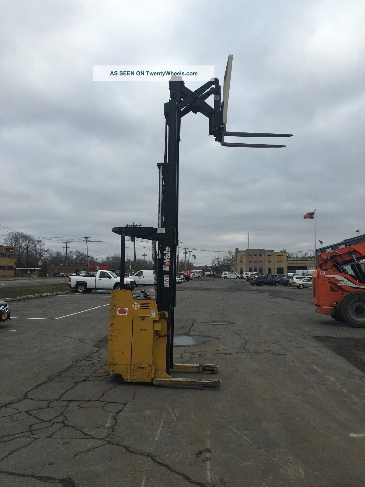 2006 Yale Forklift Reach Truck 3500lb 197 " Lift With Battery & Charger