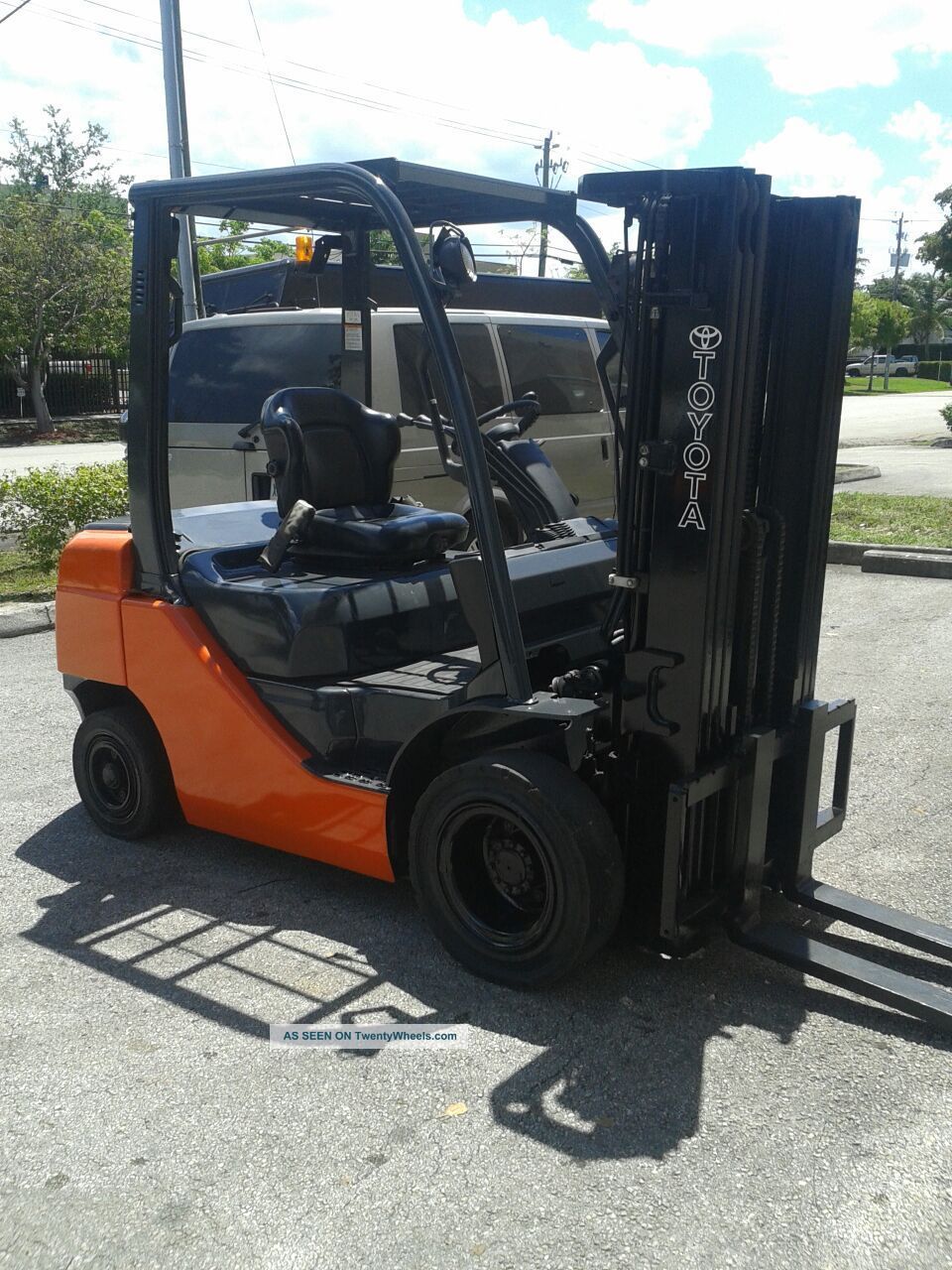 8fdu25 Toyota Diesel Pneumatic Forklift