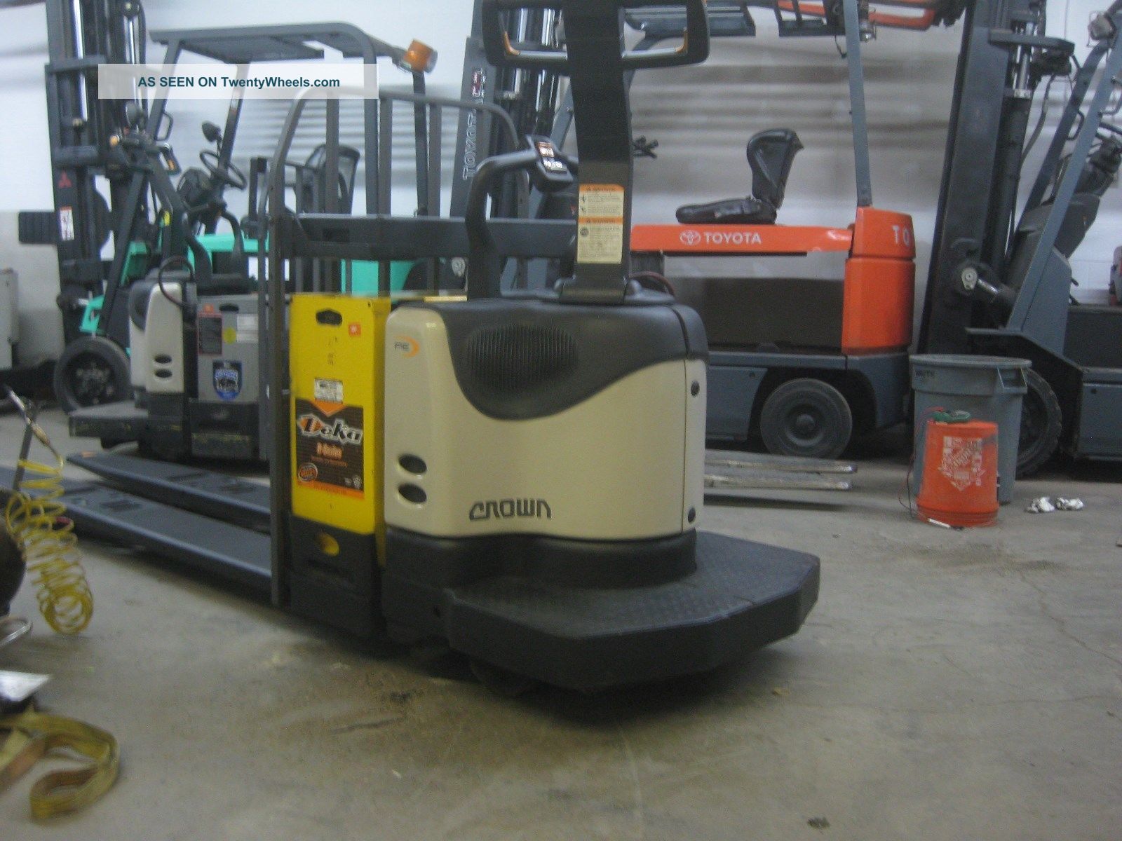 Crown Pe4000 - 80 Pallet Jack Double - 96 