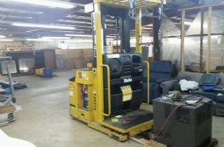 2005 Yale Order Picker Forklift W/battery Charger Oso30 C801n05154c photo