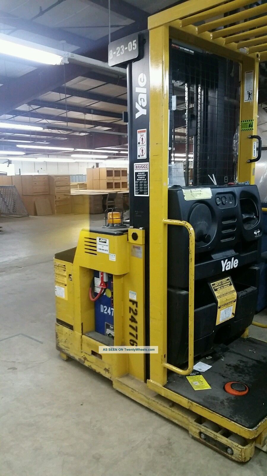 2005 Yale Order Picker Forklift W/battery Charger Oso30 C801n05154c