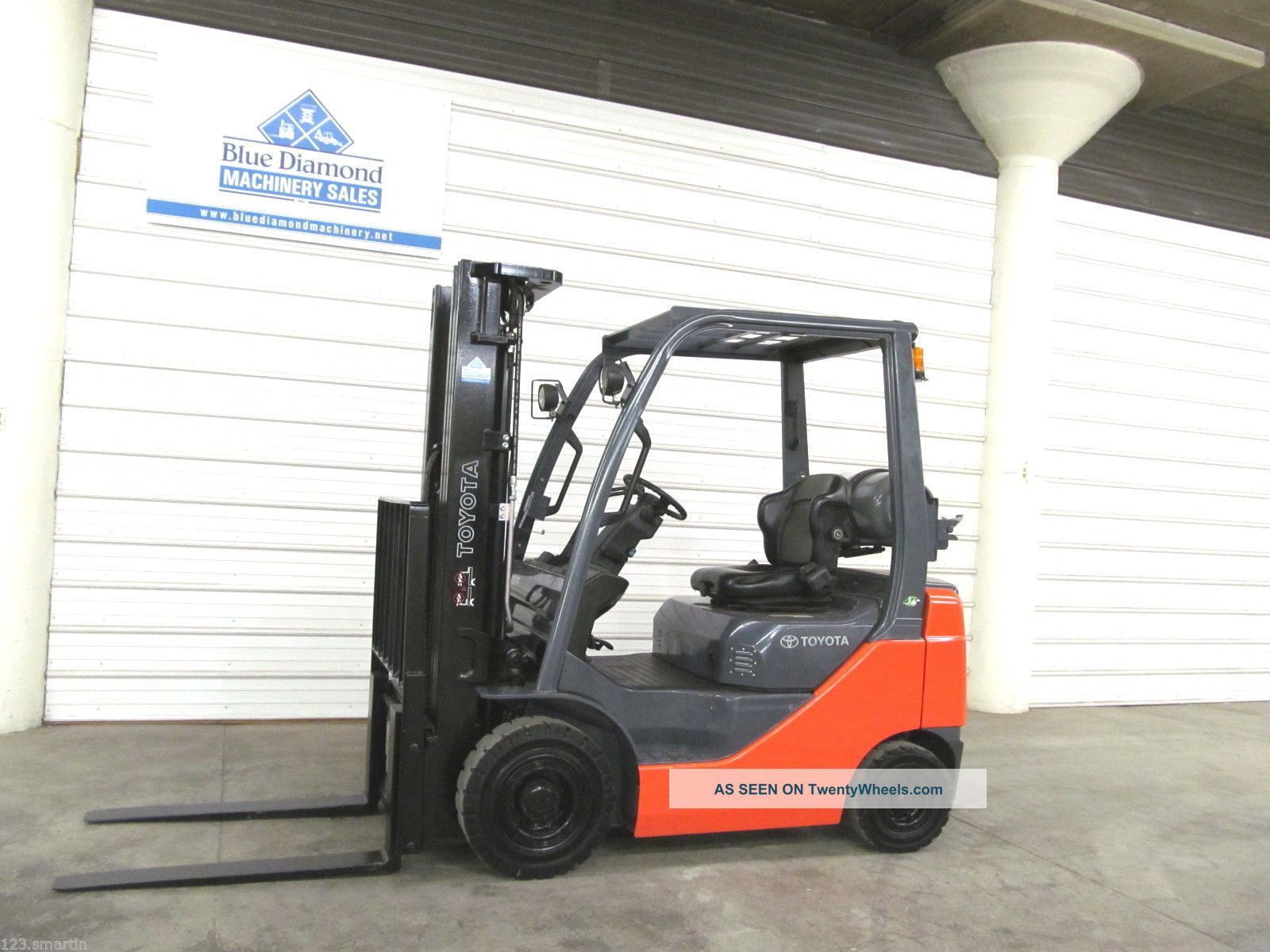 2012 Toyota 8fgu18,  3,  500 Pneumatic Tire Forklift,  189 