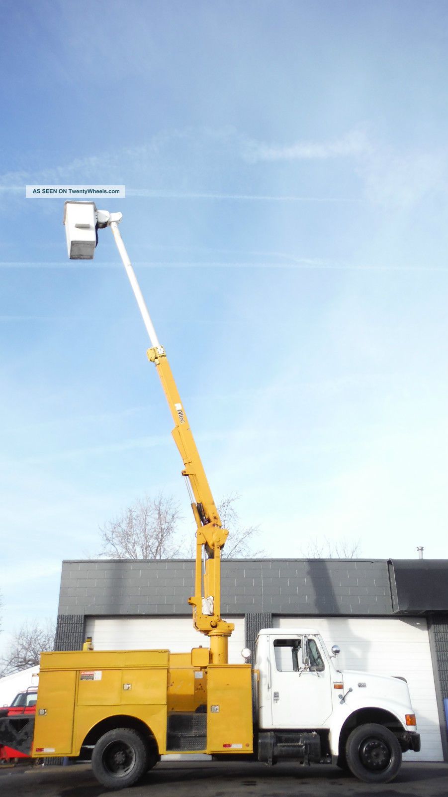 1998 International International Bucket / Boom Trucks photo
