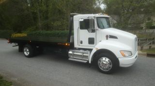 2010 Kenworth T270 photo