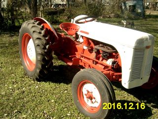 To Ford/ferguson Tractor 1952 photo