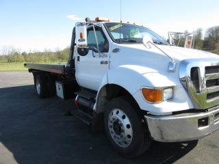 2004 Ford F650 photo