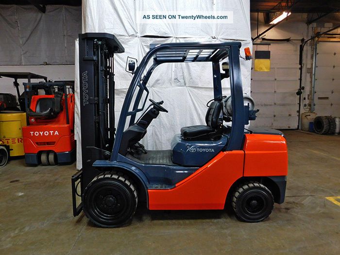 2012 Toyota 8fgu30 6000lb Pneumatic Forklift Lpg Lift Truck