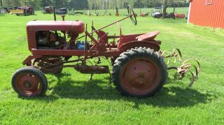 B.  F.  Avery Model V Antique Tractor With Cultivators Runs And Works Well photo