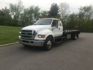 2004 Ford F - 650 photo