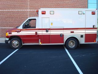 2006 Wheeled Coach Ford E350 Ambulance photo