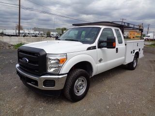 2015 Ford F250 4x4 Service Utility Truck photo