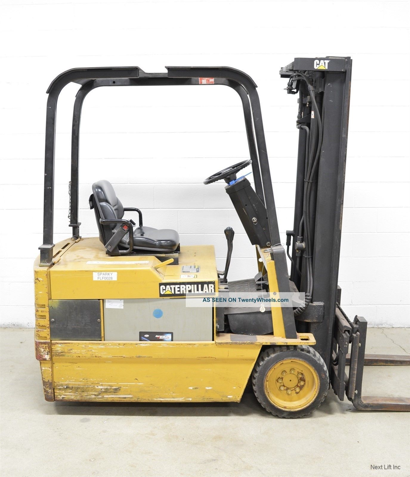 Caterpillar 3500 Lb 36v Electric 3 Wheel Forklift Cat Ep18t Three Wheeler Forklifts photo
