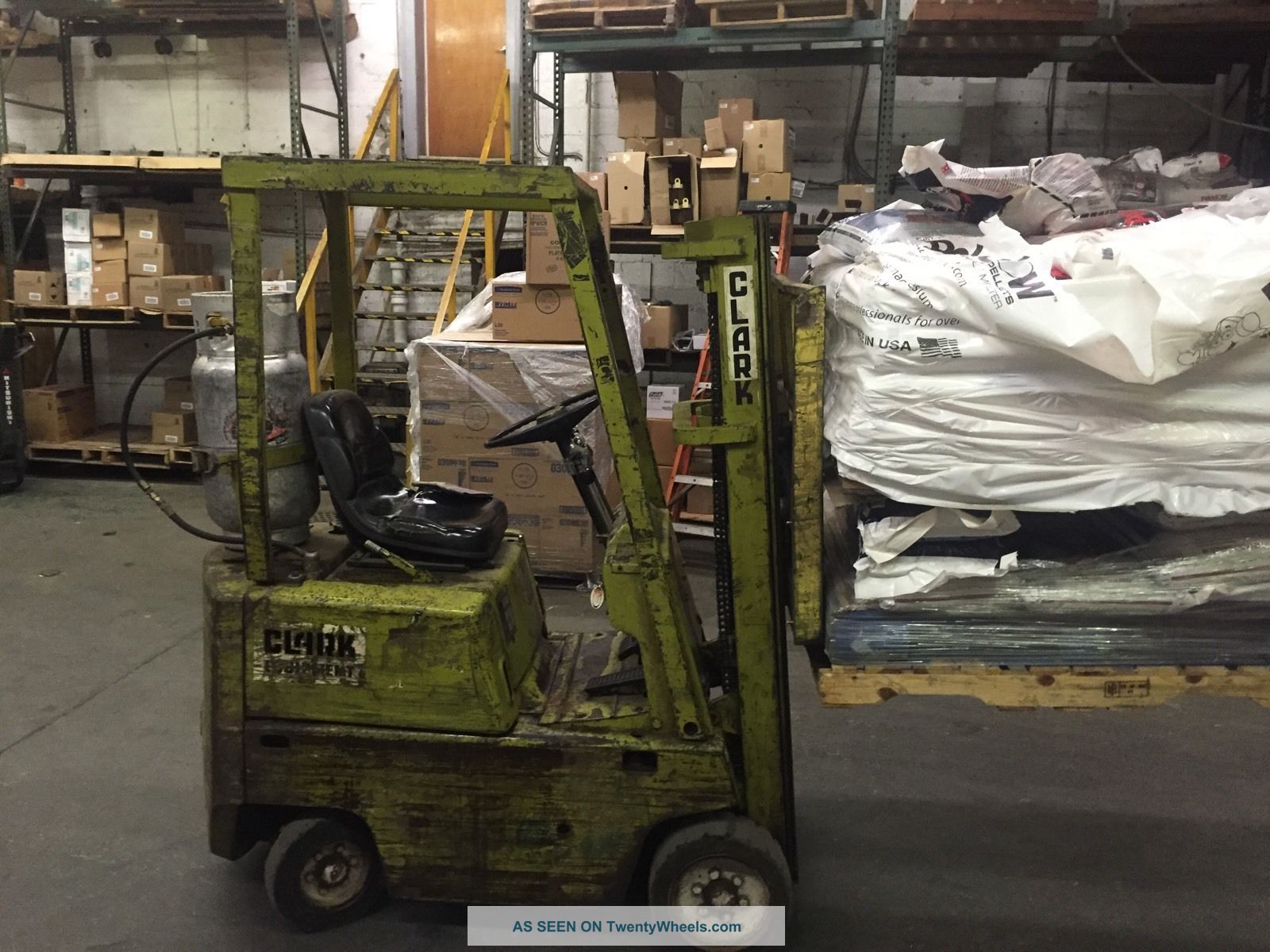 Clark 2500lb Lp Fork Lift Au248 Forklifts photo