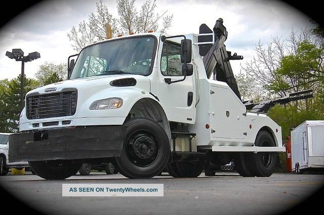 2009 Freightliner 2dr Regular Cab Wreckers photo
