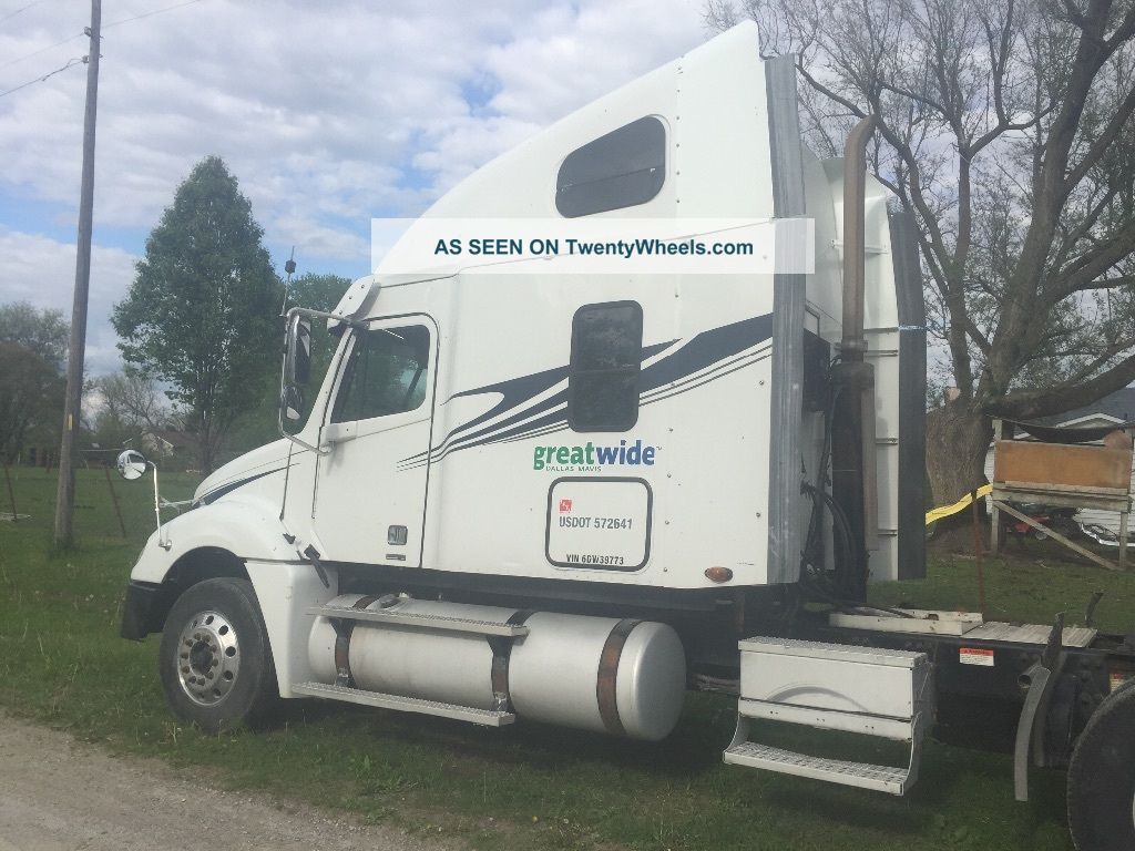 2006 Freightliner Columbia Sleeper Semi Trucks photo