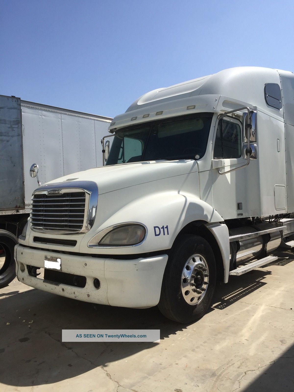 2004 Freightliner Columbia Sleeper Semi Trucks photo