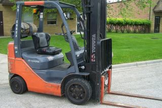 Toyota Forklift,  Late Model,  Low Hour Fork Lift Truck photo